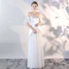 Affordable White Chiffon Evening Dresses  2018 A-Line / Princess Off-The-Shoulder Short Sleeve Floor-Length / Long Ruffle Backless Formal Dresses
