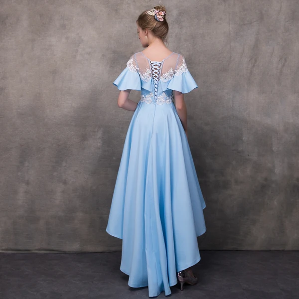 Haute Basse Bleu Transparentes Robe De Cocktail 2018 Princesse Encolure Dégagée Manches Courtes Appliques Fleur Perlage Asymétrique Volants Dos Nu Robe De Ceremonie