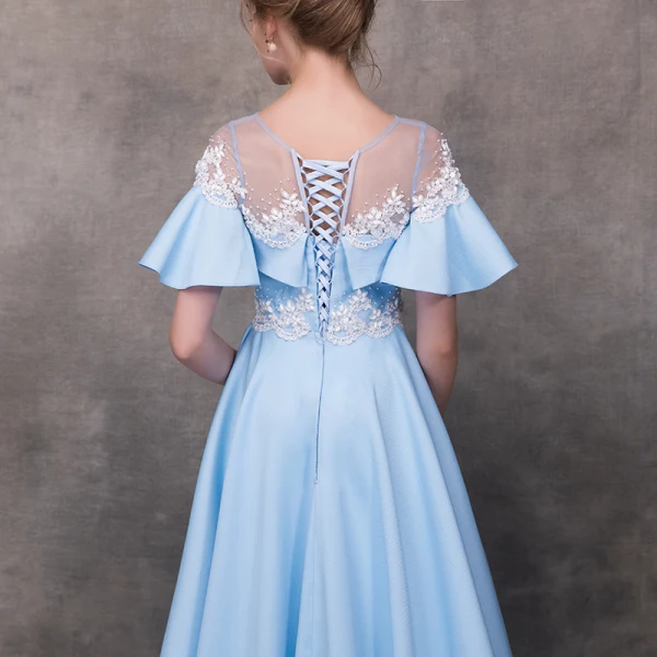 Haute Basse Bleu Transparentes Robe De Cocktail 2018 Princesse Encolure Dégagée Manches Courtes Appliques Fleur Perlage Asymétrique Volants Dos Nu Robe De Ceremonie