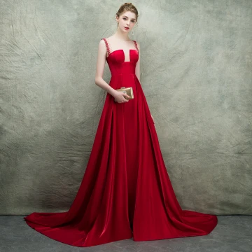 Luxe Bordeaux Transparentes Robe De Soirée 2018 Empire Encolure Carrée Sans Manches Faux Diamant Perle Perlage Tribunal Train Volants Dos Nu Robe De Ceremonie
