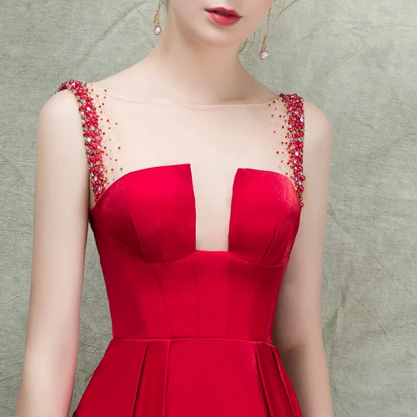 Luxe Bordeaux Transparentes Robe De Soirée 2018 Empire Encolure Carrée Sans Manches Faux Diamant Perle Perlage Tribunal Train Volants Dos Nu Robe De Ceremonie