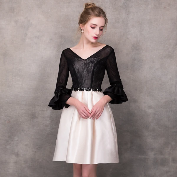 Modern / Fashion Black Champagne Homecoming Graduation Dresses 2018 A-Line / Princess V-Neck Long Sleeve Appliques Lace Sash Short Ruffle Backless Formal Dresses