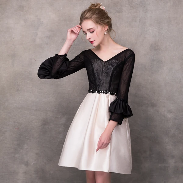 Modern / Fashion Black Champagne Homecoming Graduation Dresses 2018 A-Line / Princess V-Neck Long Sleeve Appliques Lace Sash Short Ruffle Backless Formal Dresses