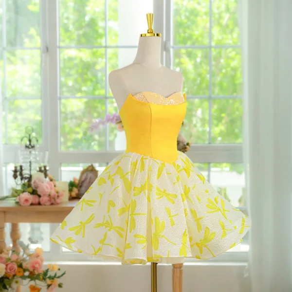 Chic Beautiful Yellow Short Homecoming Party Dresses 2024 Graduation Dresses Strapless