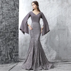 Élégant Gris Robe De Soirée 2017 Trompette Sirène Train De Balayage Volants En Cascade V Cou Manches Longues Dos Nu Bretelles Croisées Dentelle Brodé Satin Ceinture Robe De Ceremonie