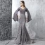 Élégant Gris Robe De Soirée 2017 Trompette / Sirène Train De Balayage Volants en Cascade V-Cou Manches Longues Dos Nu Bretelles croisées Dentelle Brodé Satin Ceinture Robe De Ceremonie