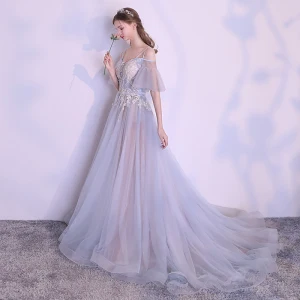 Élégant Été Argenté Robe De Soirée 2018 Princesse Bretelles Spaghetti Bustier Manches Courtes Appliques En Dentelle Perle Chapel Train Volants Dos Nu Robe De Ceremonie