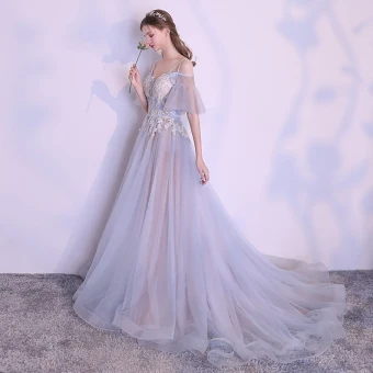 Elegante Zomer Zilveren Avondjurken 2018 A Lijn Spaghettibandjes Strapless Korte Mouwen Appliques Kant Parel Chapel Train Ruche Ruglooze Gelegenheid Jurken
