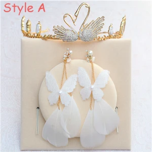 Amazing Unique Gold Accessories 2018 Metal Rhinestone Tiara Pearl Butterfly Feather Earrings Bridal Jewelry