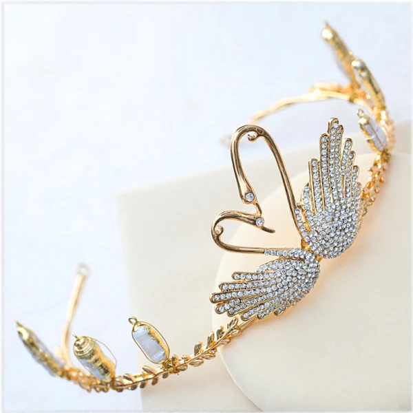 Amazing / Unique Gold Accessories 2018 Metal Rhinestone Tiara Pearl Butterfly Feather Earrings Bridal Jewelry