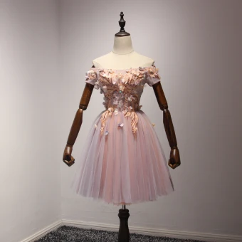 Chic Belle Perle Rose De Retour Robe De Graduation 2017 Volants En Cascade Courte Robe Boule De L Épaule Manches Courtes Dos Nu Appliques Fleur Perlage Robe De Ceremonie
