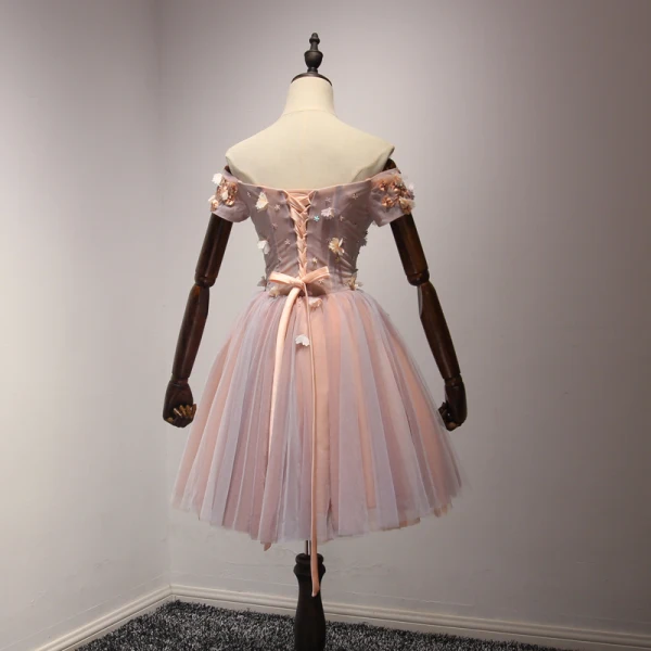 Chic / Belle Perle Rose de retour Robe De Graduation 2017 Volants en Cascade Courte Robe Boule De l'épaule Manches Courtes Dos Nu Appliques Fleur Perlage Robe De Ceremonie
