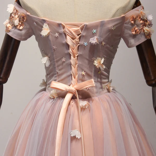Chic / Belle Perle Rose de retour Robe De Graduation 2017 Volants en Cascade Courte Robe Boule De l'épaule Manches Courtes Dos Nu Appliques Fleur Perlage Robe De Ceremonie