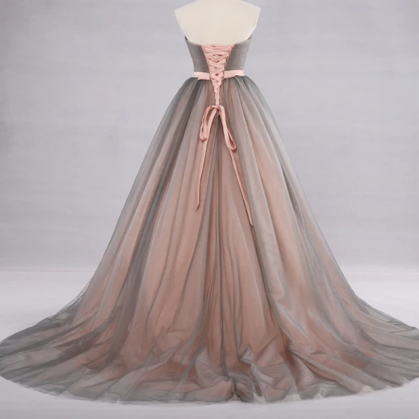 Mote Perle Rosa Grå Ballkjoler 2018 Ballkjole Kjæreste Uten Ermer Beading Perle Rhinestone Sash Chapel Train Buste Ryggløse