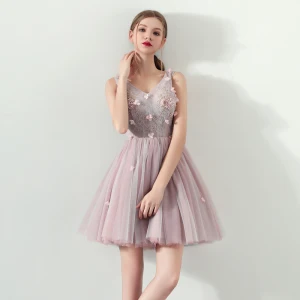 Moderne Mode Perle Rose Été Robe De Cocktail 2018 Robe Boule V Cou Sans Manches Appliques Fleur Perlage Perle Courte Volants Dos Nu Robe De Ceremonie