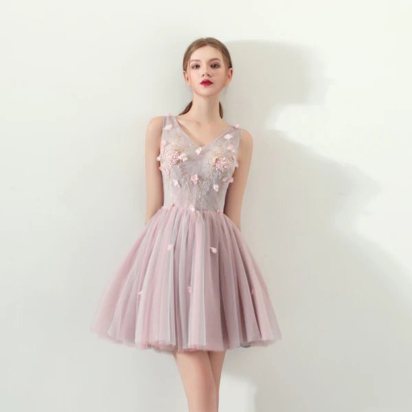 Moderne / Mode Perle Rose Été Robe De Cocktail 2018 Robe Boule V-Cou Sans Manches Appliques Fleur Perlage Perle Courte Volants Dos Nu Robe De Ceremonie