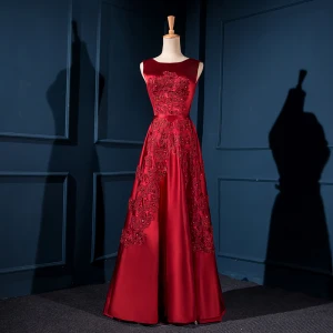 Chic Belle Bordeaux Robe De Soirée 2018 Princesse Encolure Dégagée Sans Manches Appliques En Dentelle Cristal Ceinture Longue Volants Dos Nu Robe De Ceremonie