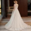Schlicht Ivory / Creme Strand Brautkleider 2018 A Linie V-Ausschnitt Ärmellos Rückenfreies Applikationen Blumen Perle Pailletten Rüschen Sweep / Pinsel Zug