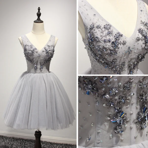 Chic / Belle Gris Robe De Fete 2017 Volants en Cascade Courte Robe Boule épaules V-Cou Sans Manches Dos Nu Perlage Paillettes Faux Diamant Appliques Fleur Robe De Ceremonie