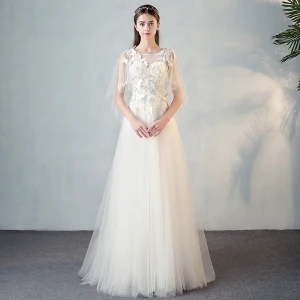 Chic Belle Ivoire Plage Percé Robe De Mariée 2018 Princesse Encolure Dégagée 1 2 Manches Dos Nu Papillon Appliques En Dentelle Longue Volants