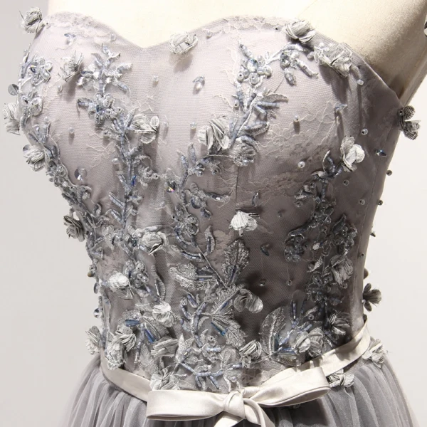 Fine Grå Selskapskjoler 2017 Prinsesse Lange Gripende Ruffles Kjæreste Uten Ermer Ryggløse Krystall Beading Perle Rhinestone Appliques Blomst Formelle Kjoler