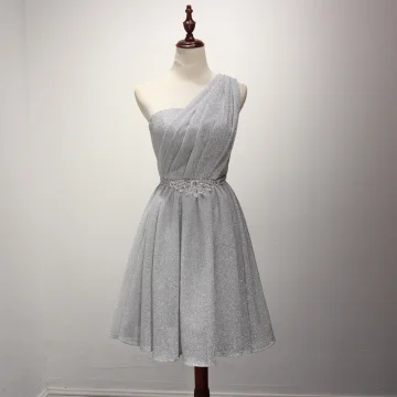 Glittrande Silver Hemkomst Studentklänningar 2017 Cascading Volanger Korta Prinsessa Jedno Ramię Ärmlös Halterneck Rhinestone Skärp Glittriga Glitter Formella Klänningar
