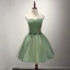Enkel Kløvergrønn Cocktailkjoler 2017 Gripende Ruffles Korte Ballkjole Kjæreste Uten Ermer Ryggløse Rhinestone Sash Formelle Kjoler