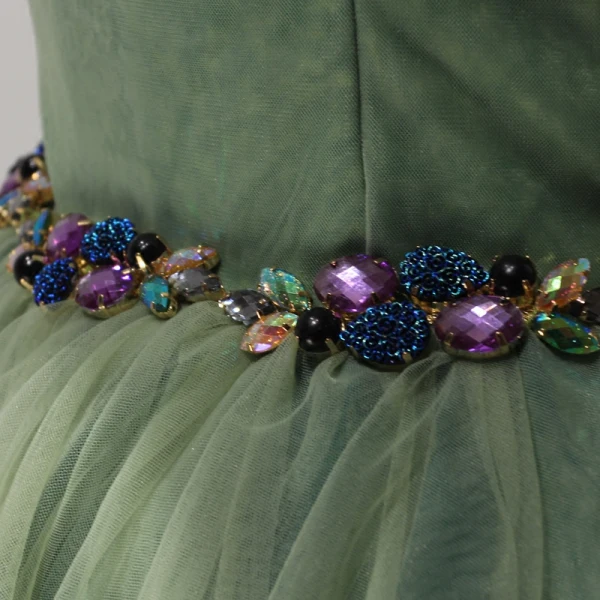Enkel Kløvergrønn Cocktailkjoler 2017 Gripende Ruffles Korte Ballkjole Kjæreste Uten Ermer Ryggløse Rhinestone Sash Formelle Kjoler