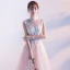 Elegante Parel Roze Doorzichtige Avondjurken 2018 A lijn Hoge Kraag Mouwloos Parel Appliques Kant Doorboord Chapel Train Ruche Gelegenheid Jurken