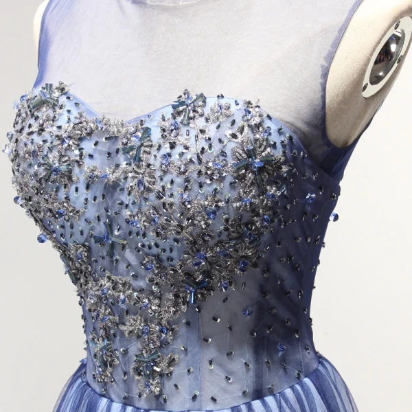 Flotte Kongeblå Selskabskjoler 2017 Prinsesse Lange Cascading Flæser Scoop Neck Ærmeløs Halterneck Rhinestone Beading Krystal Pailletter Applikationsbroderi Pierced Kjoler