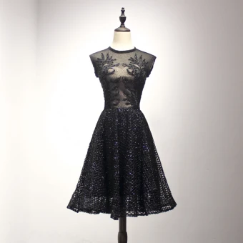 Bling Bling Noire De Retour Robe De Graduation 2018 Princesse Encolure Dégagée Sans Manches Appliques Percé En Dentelle Perle Perlage Mi Longues Volants Robe De Ceremonie