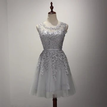 Moderne Mode Gris De Retour Robe De Graduation 2017 Volants En Cascade Courte Princesse Encolure Dégagée Sans Manches Dos Nu Perle En Dentelle Appliques Ceinture Percé Robe De Ceremonie