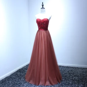 Fine Rød Selskapskjoler 2017 Prinsesse Lange Gripende Ruffles Kjæreste Uten Ermer Ryggløse Beading Paljetter Blonder Appliques Sash Formelle Kjoler