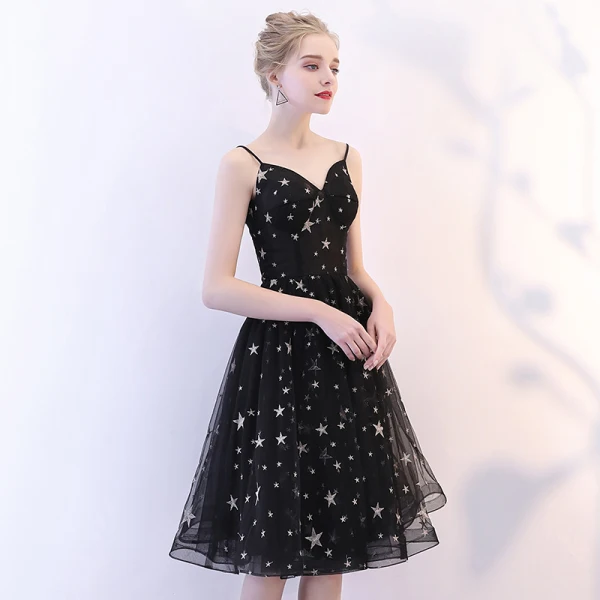 Modern / Fashion Black Homecoming Graduation Dresses 2018 A-Line / Princess Spaghetti Straps Sleeveless Star Embroidered Knee-Length Ruffle Backless Formal Dresses