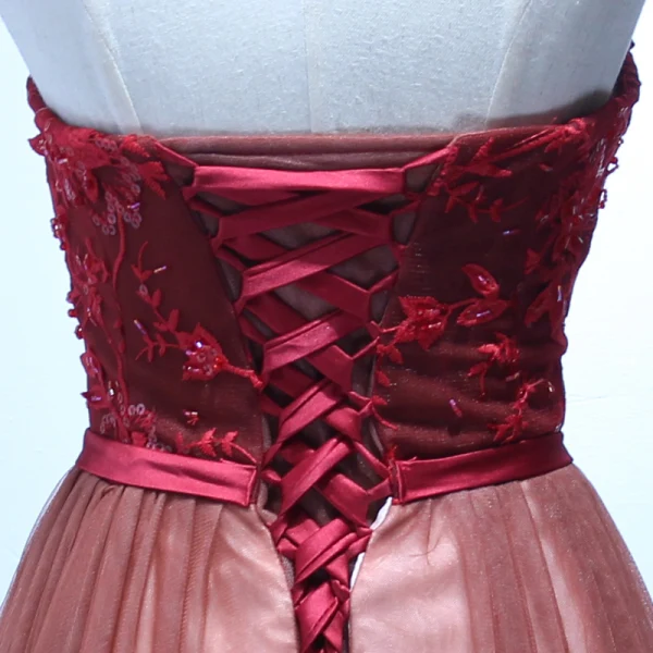 Fine Rød Selskapskjoler 2017 Prinsesse Lange Gripende Ruffles Kjæreste Uten Ermer Ryggløse Beading Paljetter Blonder Appliques Sash Formelle Kjoler
