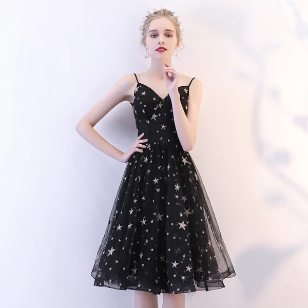 Modern / Fashion Black Homecoming Graduation Dresses 2018 A-Line / Princess Spaghetti Straps Sleeveless Star Embroidered Knee-Length Ruffle Backless Formal Dresses