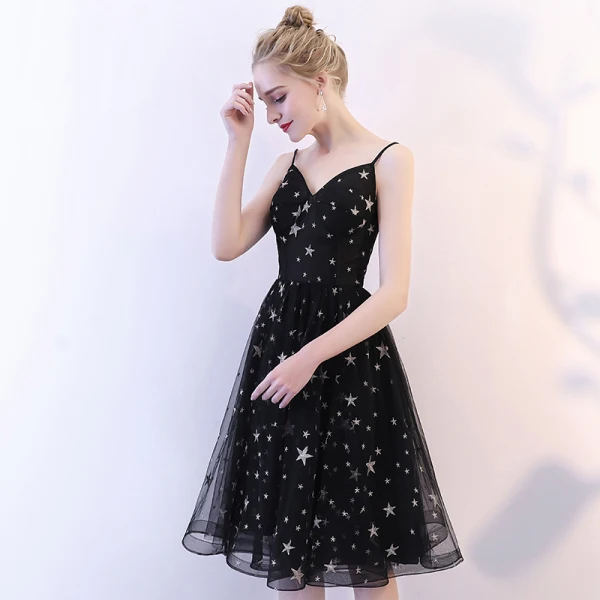 Modern / Fashion Black Homecoming Graduation Dresses 2018 A-Line / Princess Spaghetti Straps Sleeveless Star Embroidered Knee-Length Ruffle Backless Formal Dresses