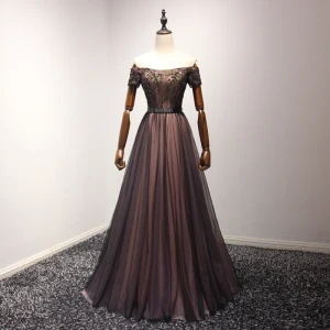 Élégant Noire Robe De Soirée 2017 Princesse Longue Volants En Cascade De L Épaule Manches Courtes Dos Nu Perlage Cristal Métal Ceinture Robe De Ceremonie