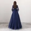 Moderne / Mode Bleu Marine Robe De Soirée 2018 Princesse Encolure Carrée Manches Longues Noeud Ceinture Longue Volants Dos Nu Robe De Ceremonie