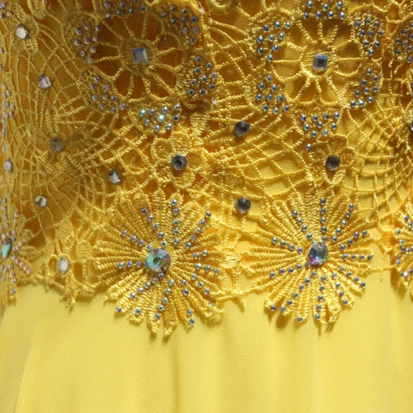 Moderne / Mode Jaune Robe De Soirée 2017 Princesse Train De Balayage Volants en Cascade Encolure Dégagée Sans Manches Dos Nu En Dentelle Appliques Percé Robe De Ceremonie