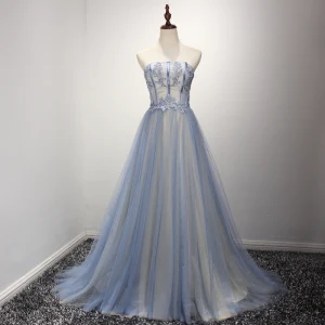 Fine Himmelen Blå Champagne Selskapskjoler 2017 Prinsesse Strapless Uten Ermer Beading Rhinestone Appliques Blonder Domstol Tog Buste Ryggløse Formelle Kjoler