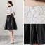 Simple Noire Blanche de retour Robe De Graduation 2018 Princesse Noeud Encolure Dégagée Manches Courtes Ceinture Mi-Longues Volants Robe De Ceremonie