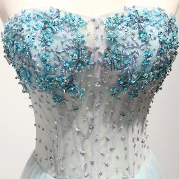 Fine Himmelen Blå Selskapskjoler 2017 Prinsesse Kjæreste Uten Ermer Beading Rhinestone Paljetter Lange Buste Ryggløse Formelle Kjoler