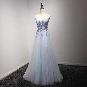 Chic Belle Bleu Ciel Robe De Soirée 2017 Princesse V Cou Sans Manches Appliques En Dentelle Fleur Perlage Cristal Longue Plissée Dos Nu Robe De Ceremonie