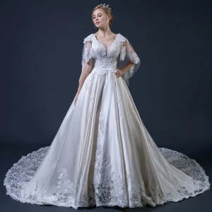 Vintage Champagne Brudekjoler Med Sjal 2018 Ballkjole V Hals Ryggløse Appliques Blonder Beading Buste Cathedral Train