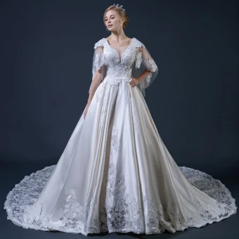 Vintage Retro Champagne Wedding Dresses With Shawl 2018 Ball Gown V Neck Backless Appliques Lace Beading Ruffle Cathedral Train