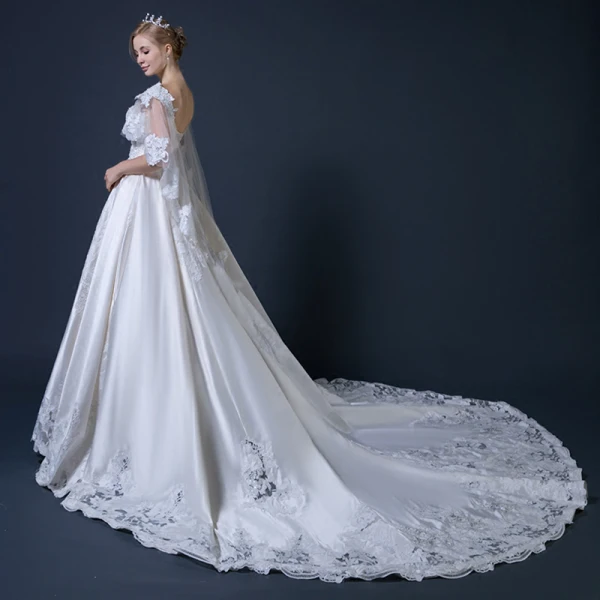 Vintage / Retro Champagne Wedding Dresses With Shawl 2018 Ball Gown V-Neck Backless Appliques Lace Beading Ruffle Cathedral Train