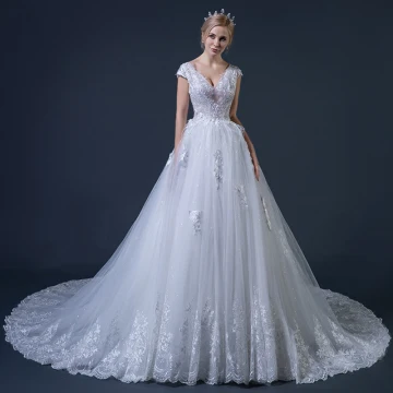 Chic Belle Blanche Robe De Mariée 2018 Princesse V Cou Mancherons Dos Nu Appliques En Dentelle Glitter Tulle Plumes Volants Cathedral Train