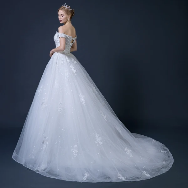 Erschwinglich Weiß Brautkleider 2018 Ballkleid Off Shoulder Kurze Ärmel Rückenfreies Perlenstickerei Applikationen Mit Spitze Glanz Tülle Rüschen Kapelle-Schleppe