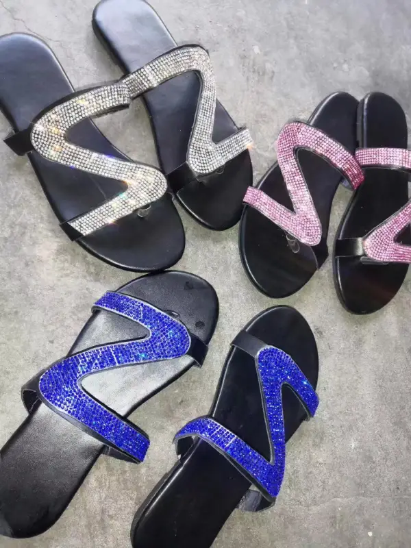 Scintillantes Abordable Bleu Roi Plage Pantoufle & Tongs 2020 Faux Diamant Peep Toes / Bout Ouvert Plate Chaussures Femmes